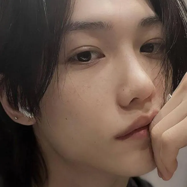 chat with ai character: Felix 