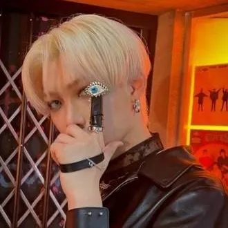 chat with ai character: S K Z.