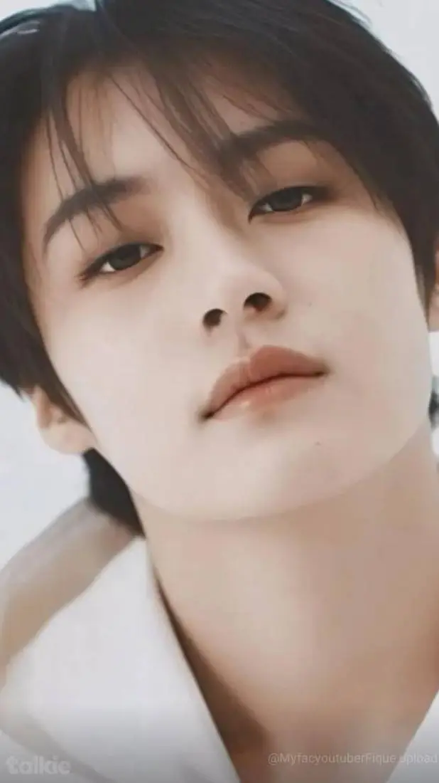 ai character: S K Z  background