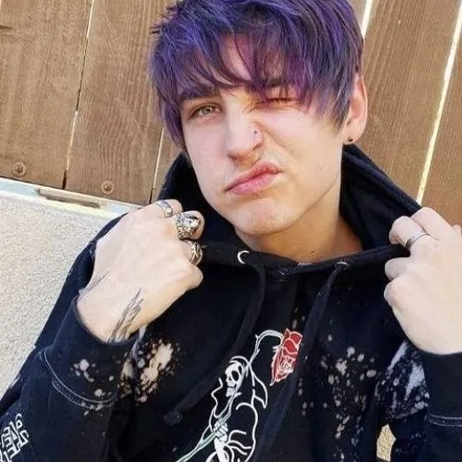 chat with ai character: Colby brock 