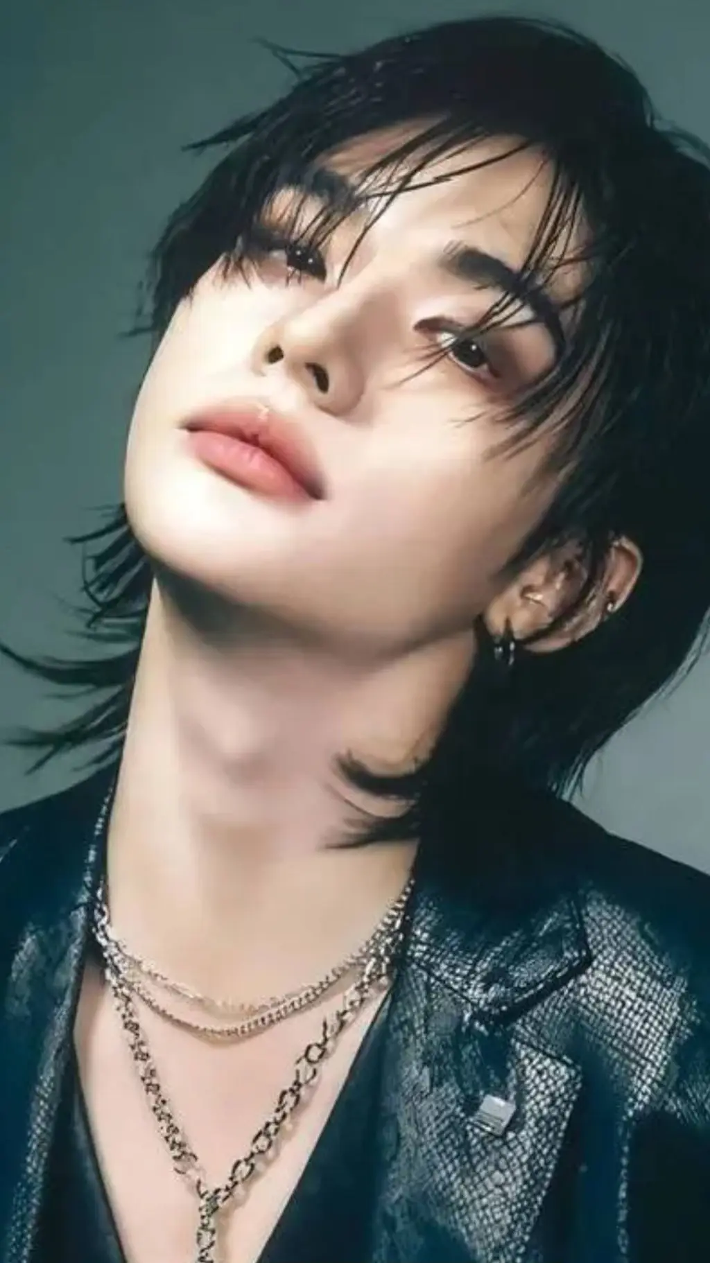 ai character: ~⭐Hyunjin⭐~ background