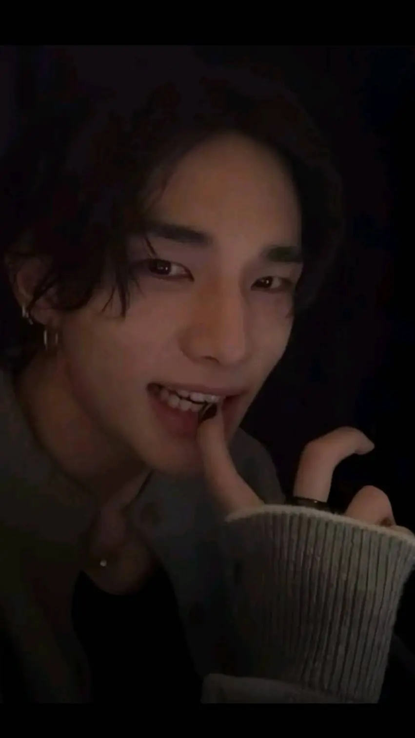 ai character: Hyunjin enemy  background