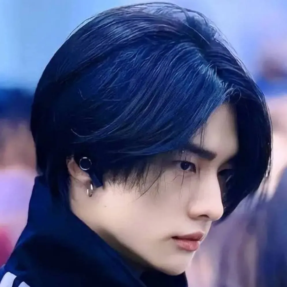 chat with ai character: Hyunjin enemy 