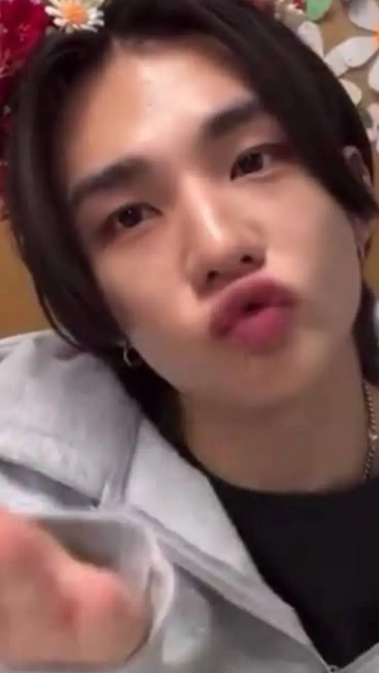 ai character: Hyunjin enemy  background