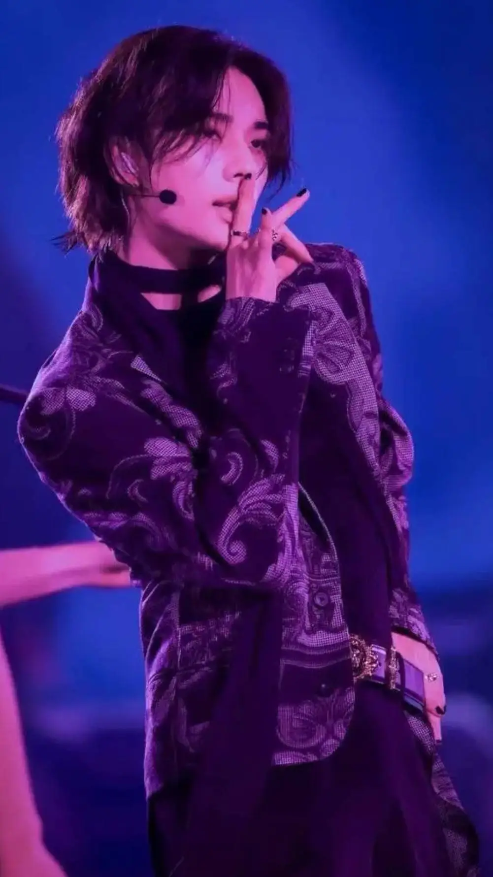 ai character: Hyunjin~ background