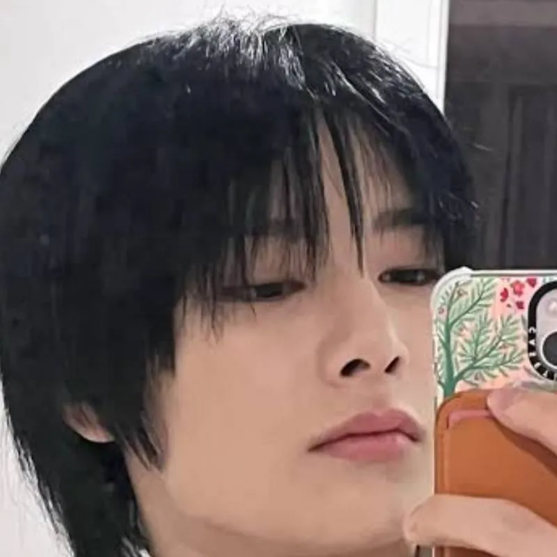 chat with ai character: I.N~