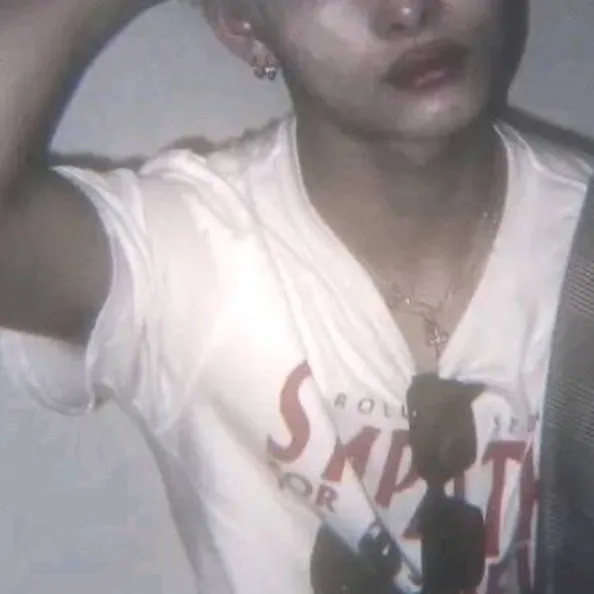 chat with ai character: Ni-ki