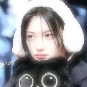 chat with ai character: Felix enemy 