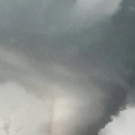 chat with ai character: tornado hunters