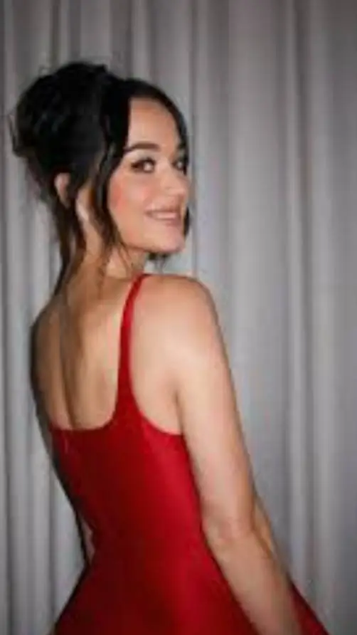 ai character: Katy Perry  background