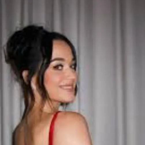 chat with ai character: Katy Perry 