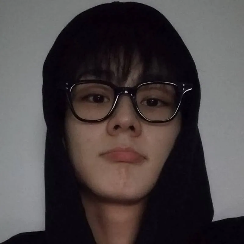chat with ai character: jungwon