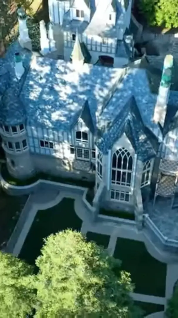 ai character: murderer mystery background