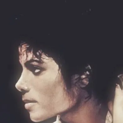 chat with ai character: Michael Jackson 