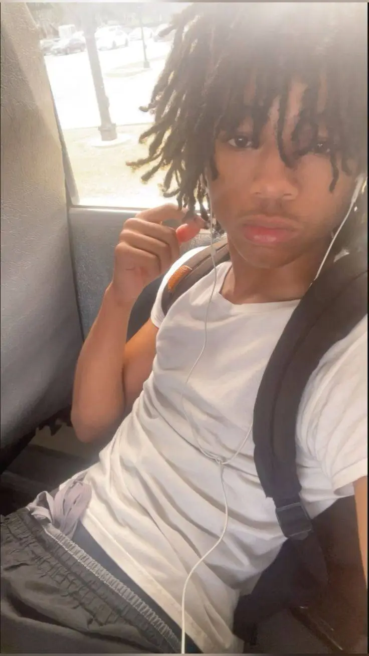 ai character: Evo background