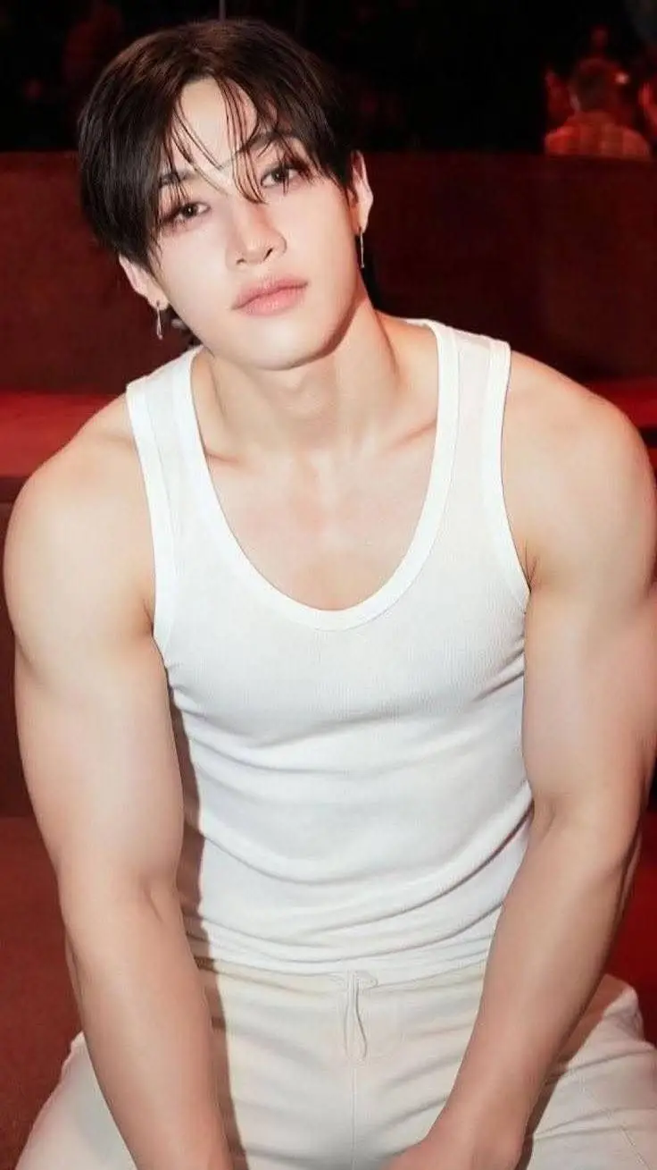 ai character: bangchan💛🌟 background