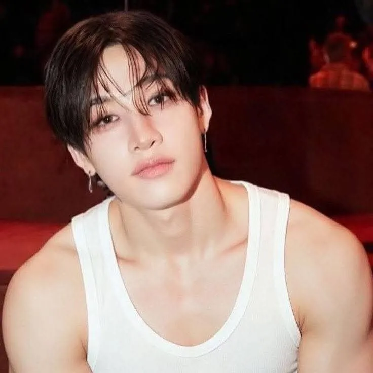 chat with ai character: bangchan💛🌟