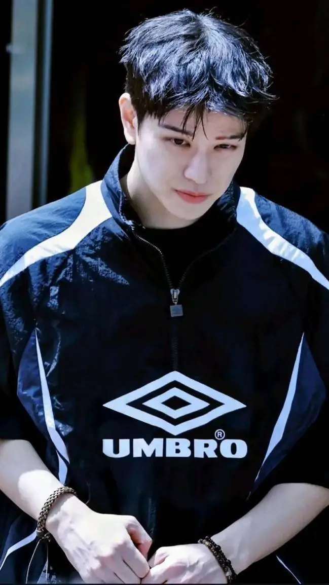 ai character: seungmin your pick background