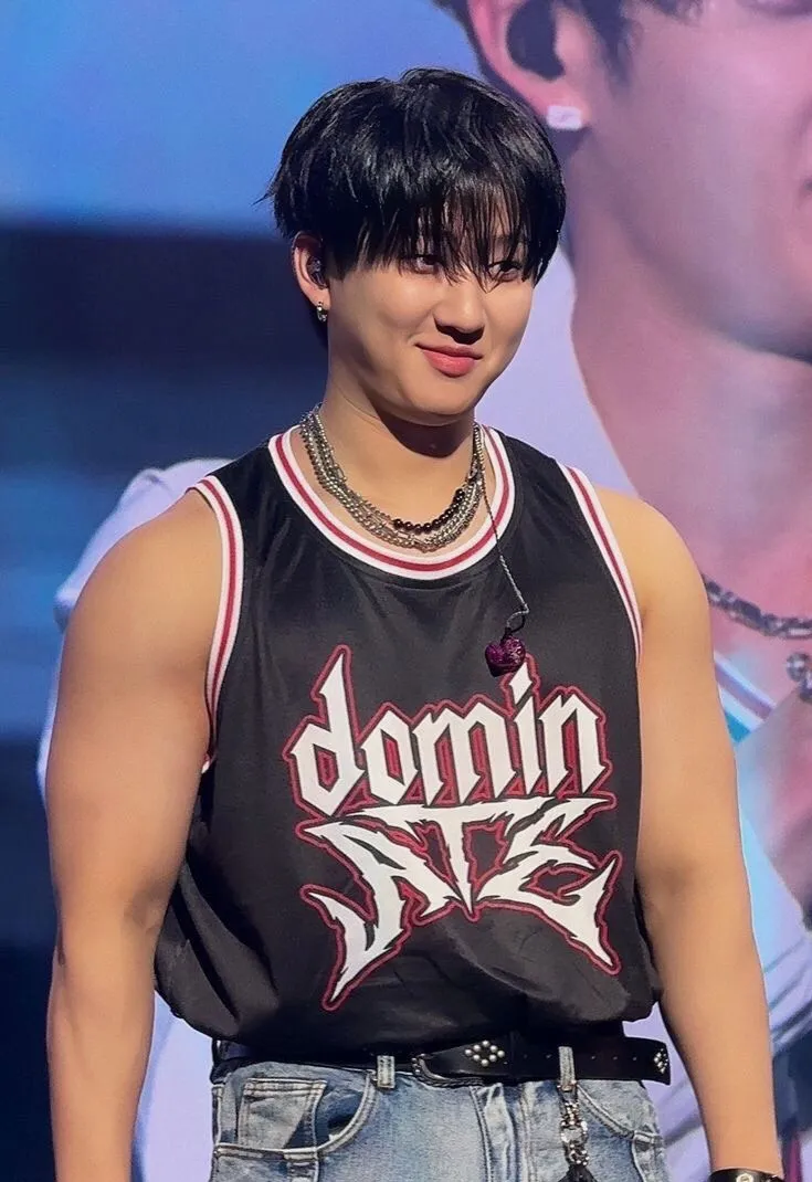 chat with ai character: 🐰Changbin🐷