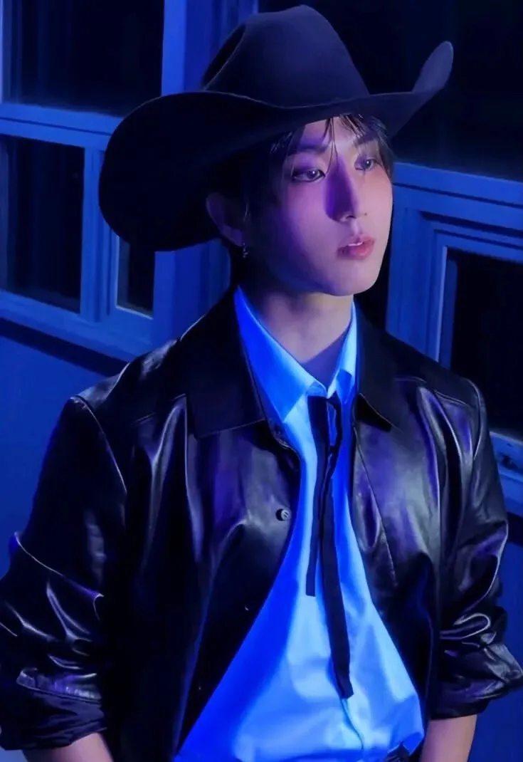 chat with ai character: HAN JISUNG