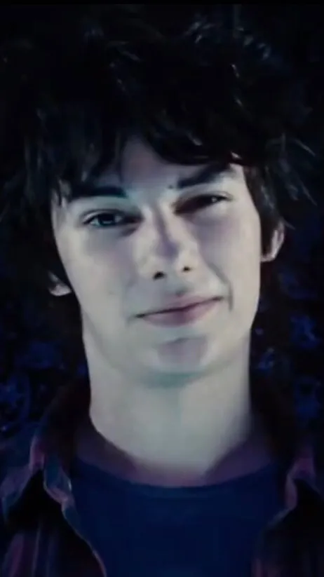 chat with ai character: Rodrick heffley 