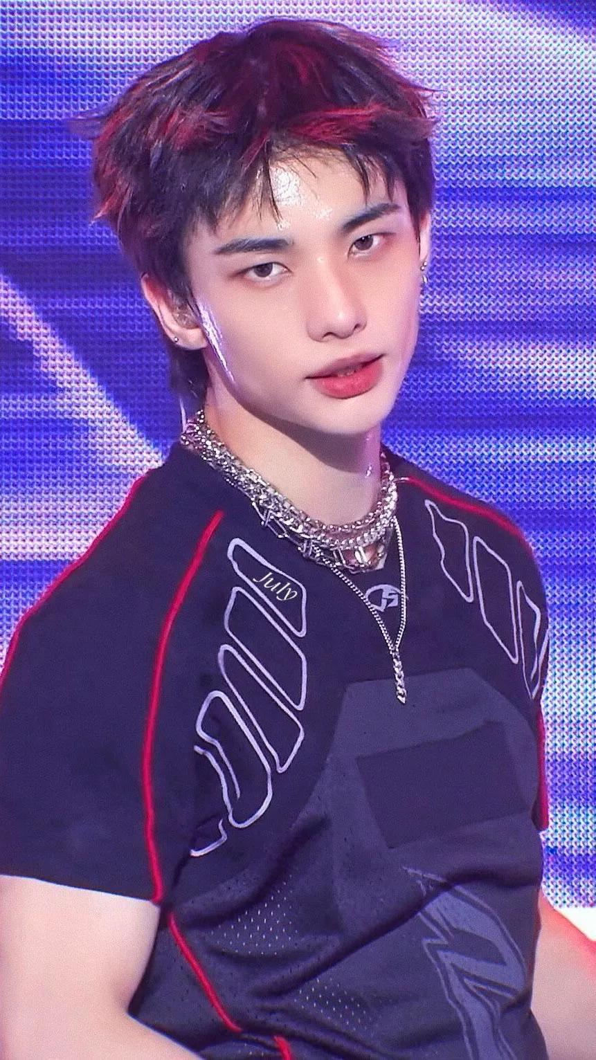 ai character: Hyunjin  background
