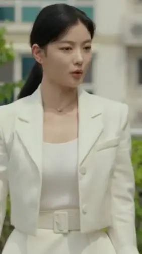 ai character: Kim Yoo-jung background