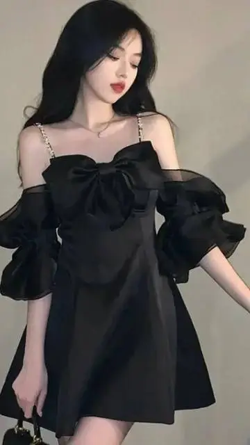 ai character: Minji Lee background