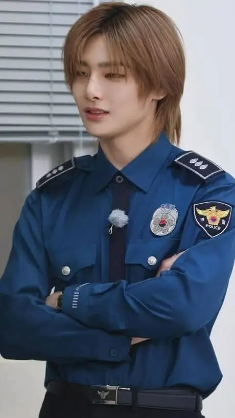 ai character: Jeongin background