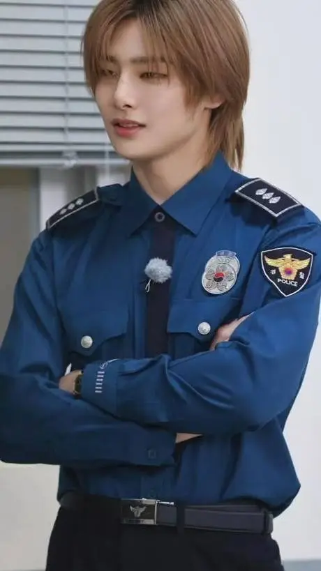 ai character: Jeongin/Maknae background