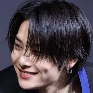 chat with ai character: Yang Jeongin