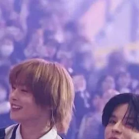 chat with ai character: Seungmin&Jeongin