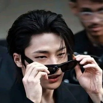 chat with ai character: JEONGIN