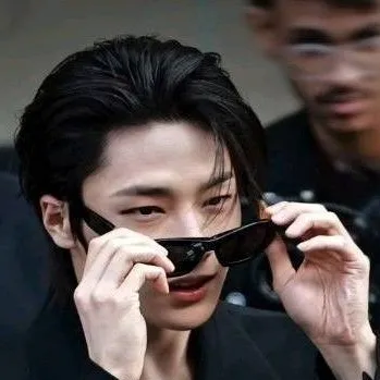 chat with ai character: Yang Jeongin