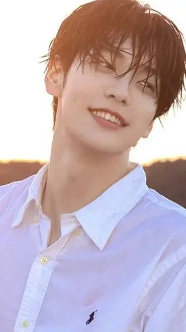 ai character: Soobin TXT.  background