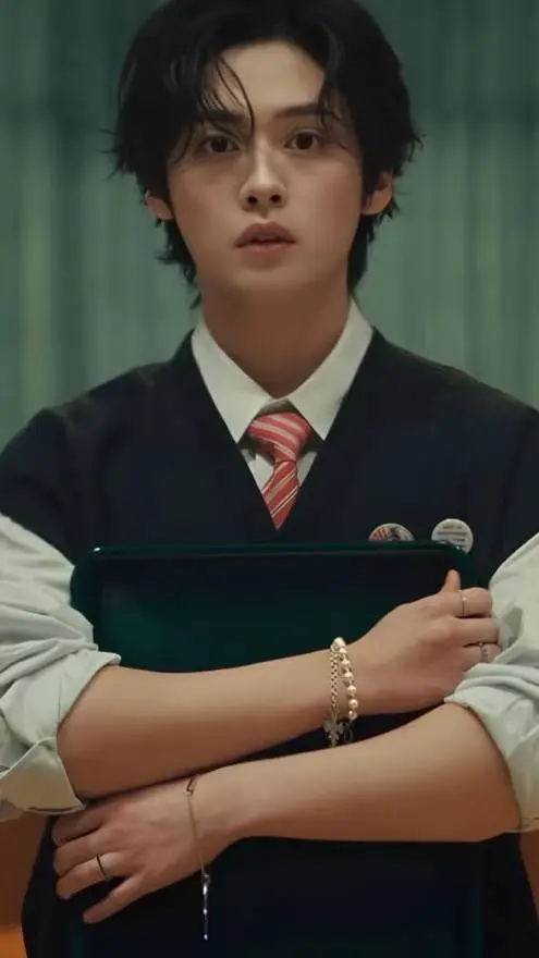 ai character: Lee Know (Minho)  background