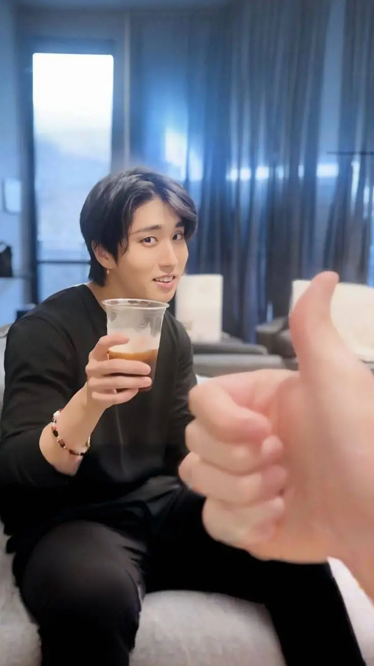 ai character: Han Jisung background