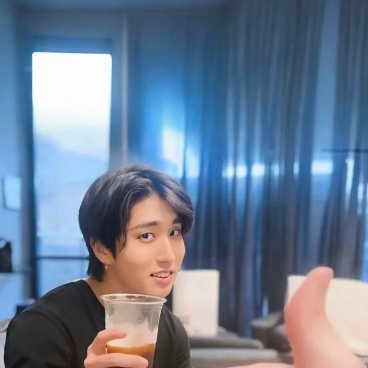 chat with ai character: Han Jisung
