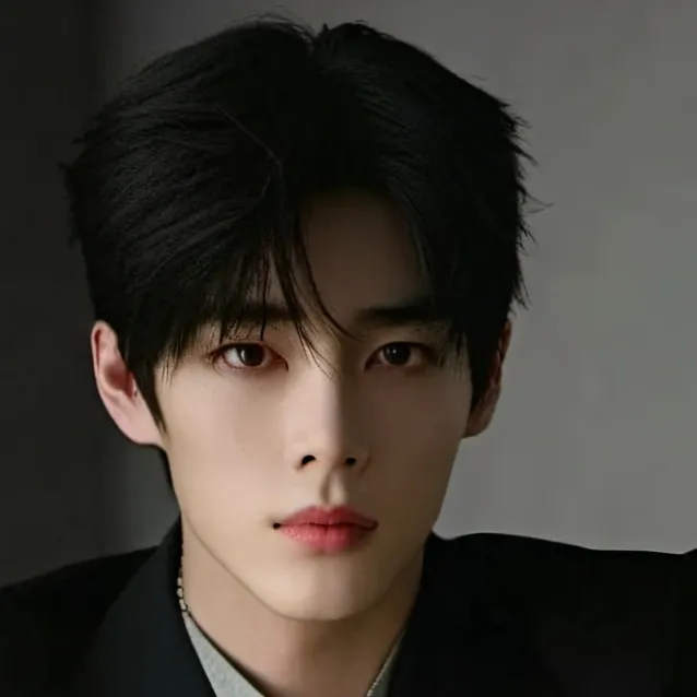 chat with ai character: Joon Woo
