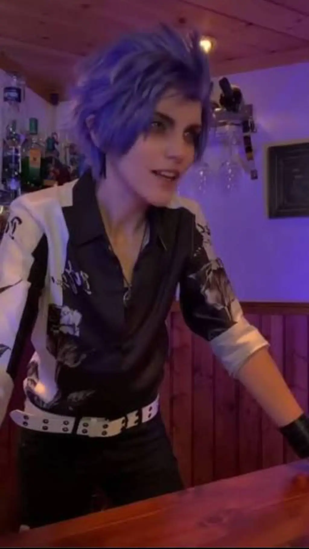 Talkie AI - Chat with Bartender Shinsou 
