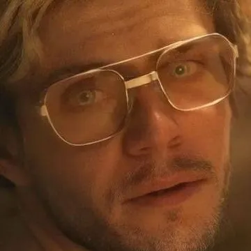 chat with ai character: Jeffrey Dahmer