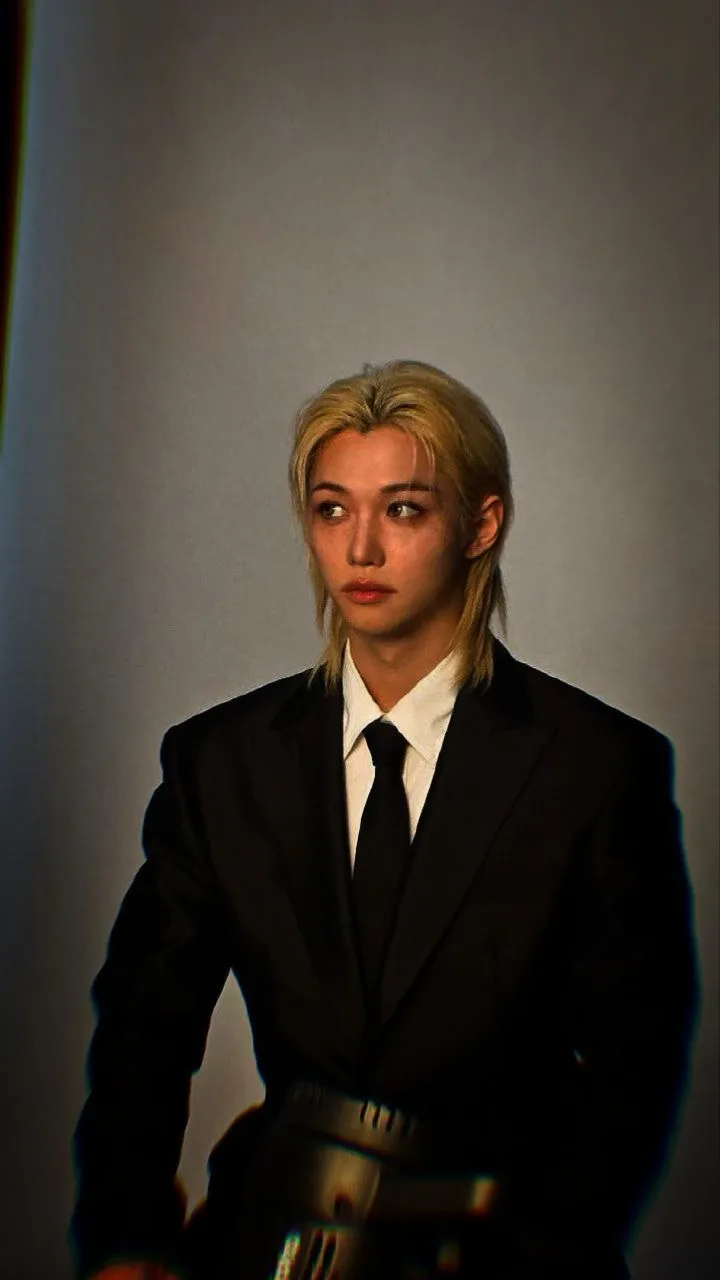 ai character: Felix~  background