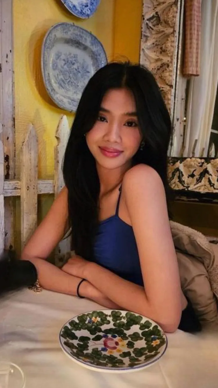 chat with ai character: Sophia Laforteza