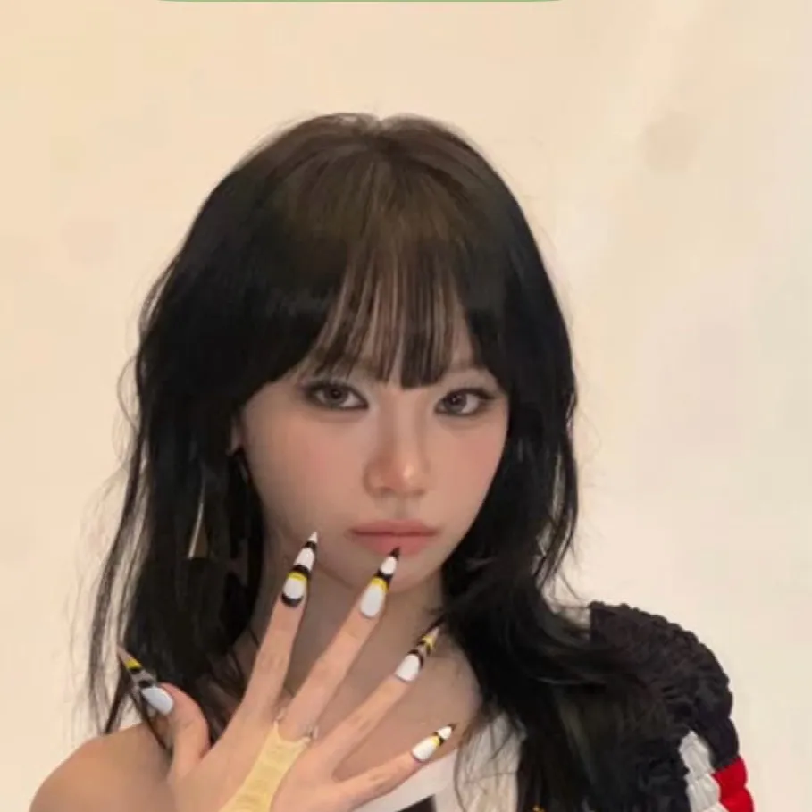 chat with ai character: Chaewon 