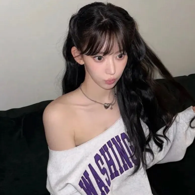 chat with ai character: Sakura