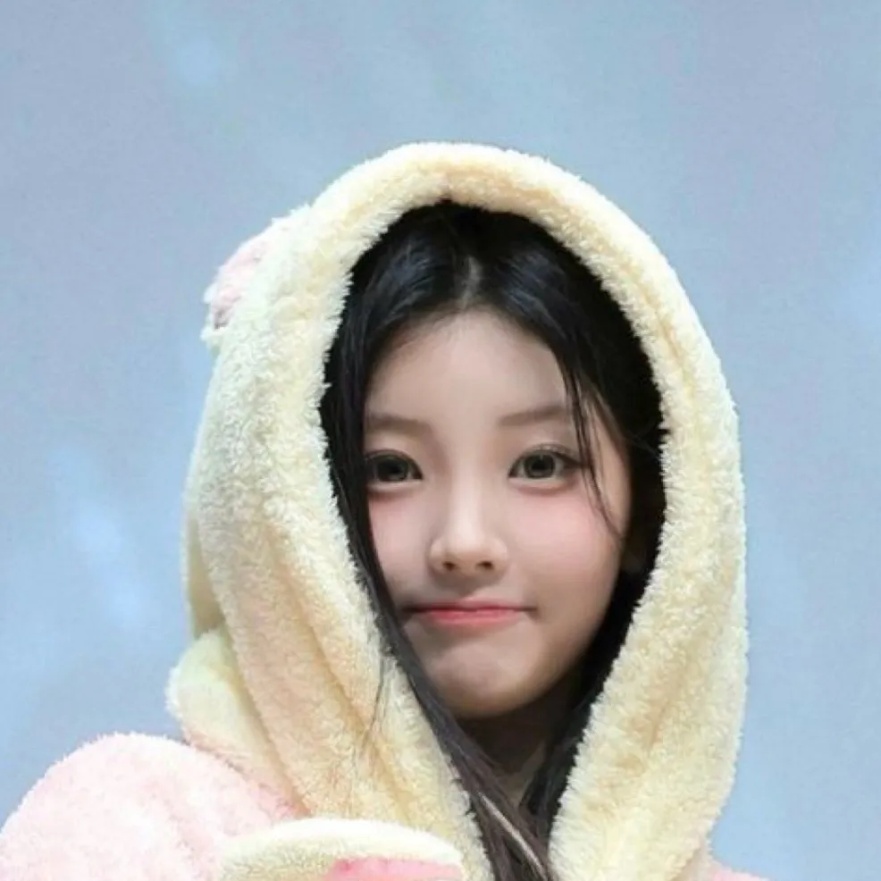 chat with ai character: Wonhee 
