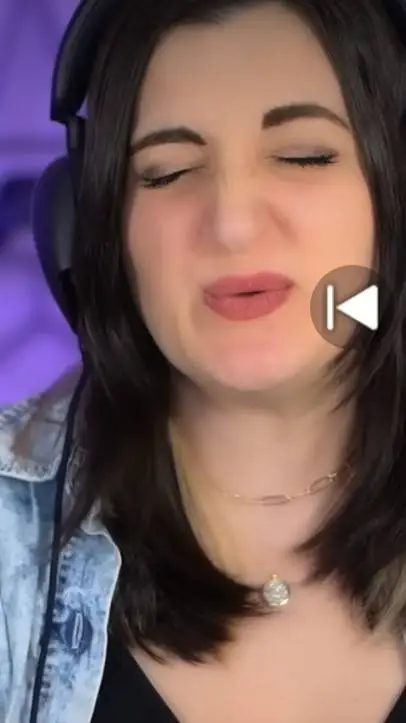 ai character: laurenzside  background