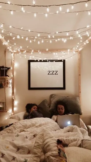 ai character: Kayla(Bi) 🩷💜💙 background