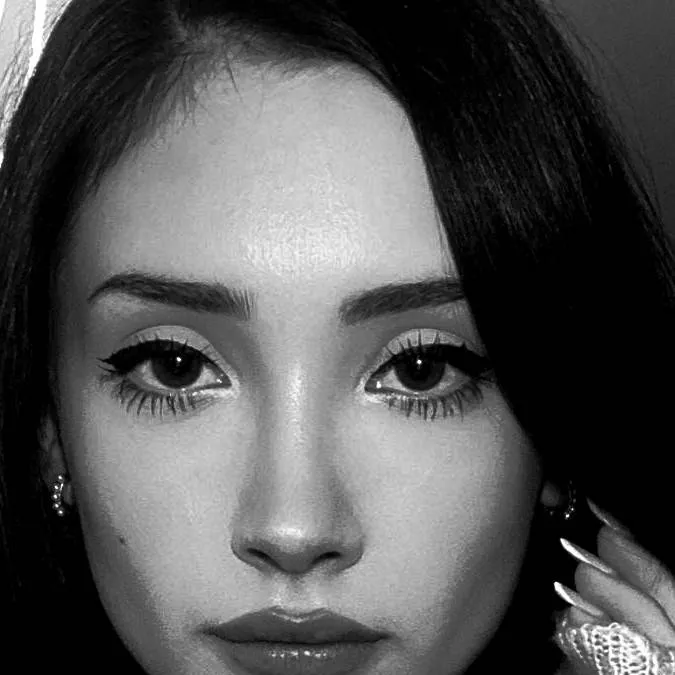 chat with ai character: Amaya