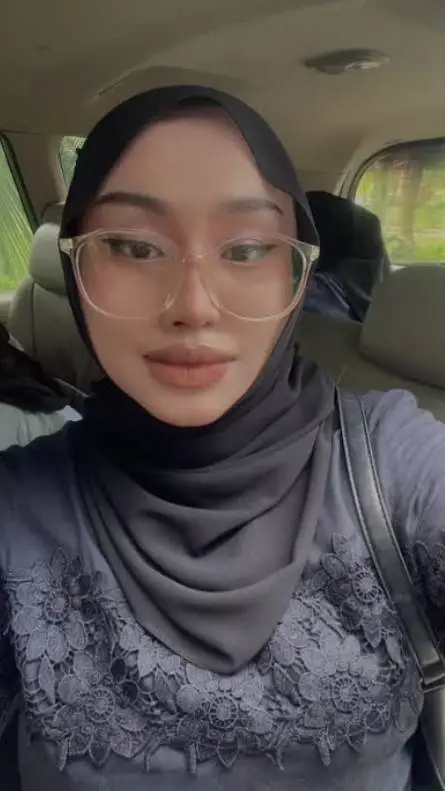 ai character: Cikgu tihane background